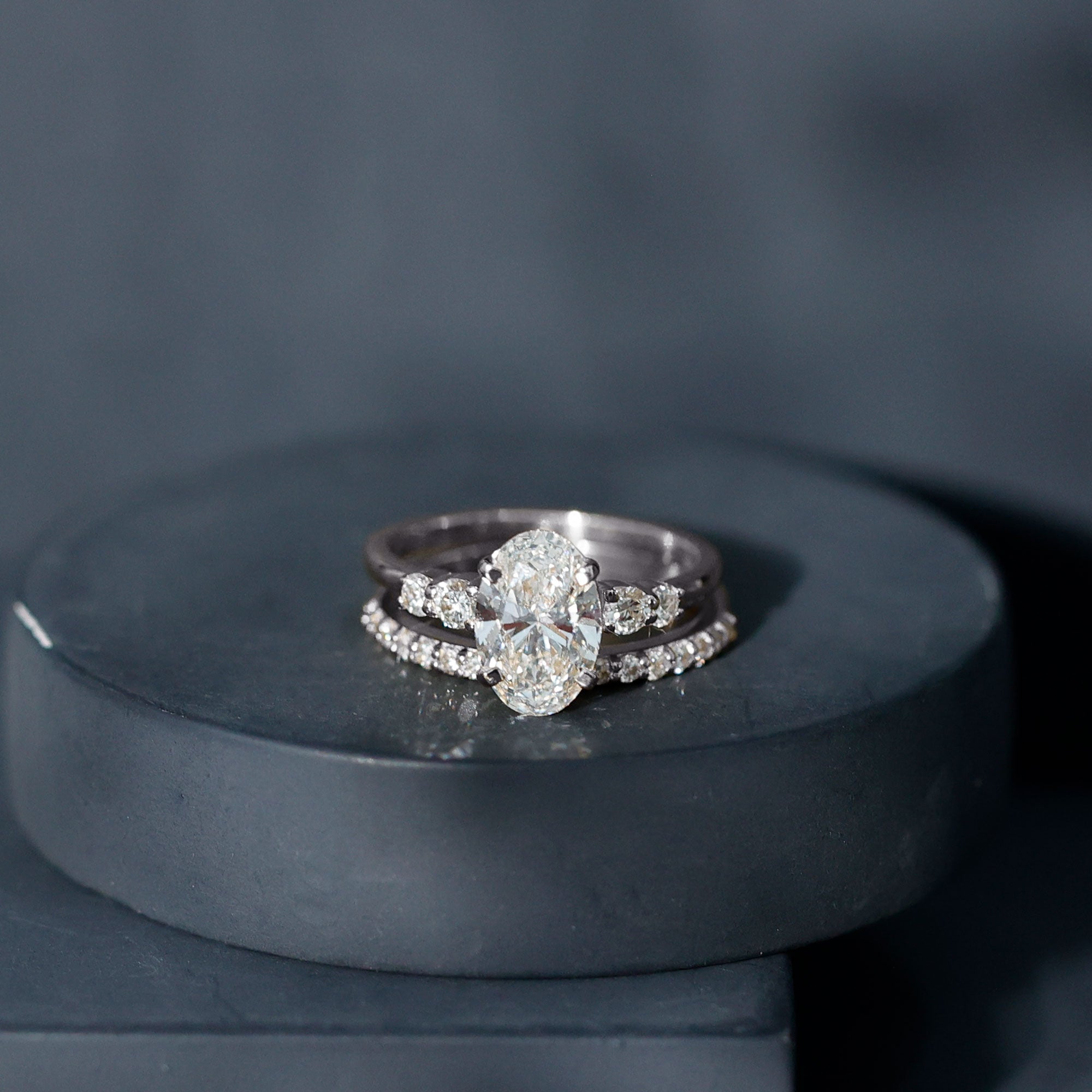2 Carat Oval Shape Lab Diamond Bridal Ring Set with IGI Certificate
