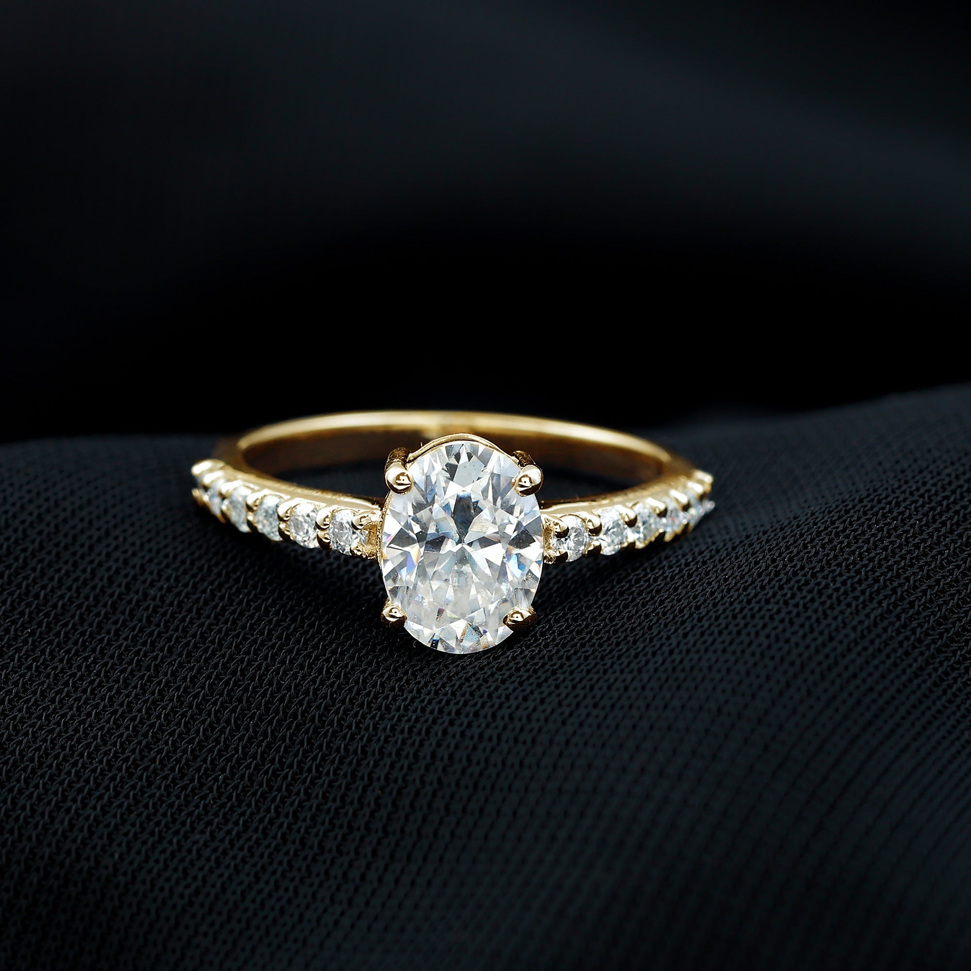 1 Carat Oval Shaped Lab Grown Diamond Engagement Ring with IGI Certificate