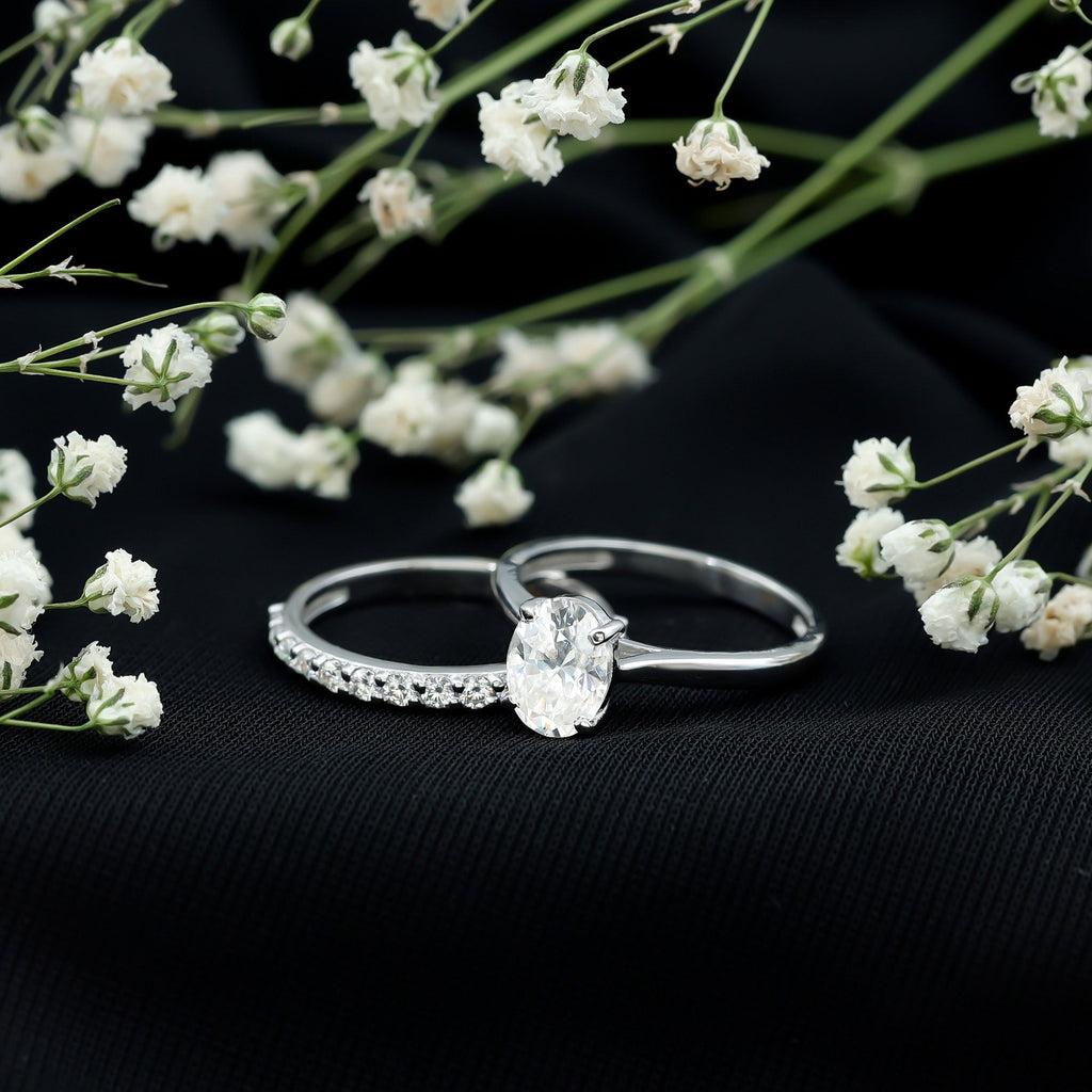 IGI Certified Lab Grown Diamond Oval Engagement Ring with Wedding Band