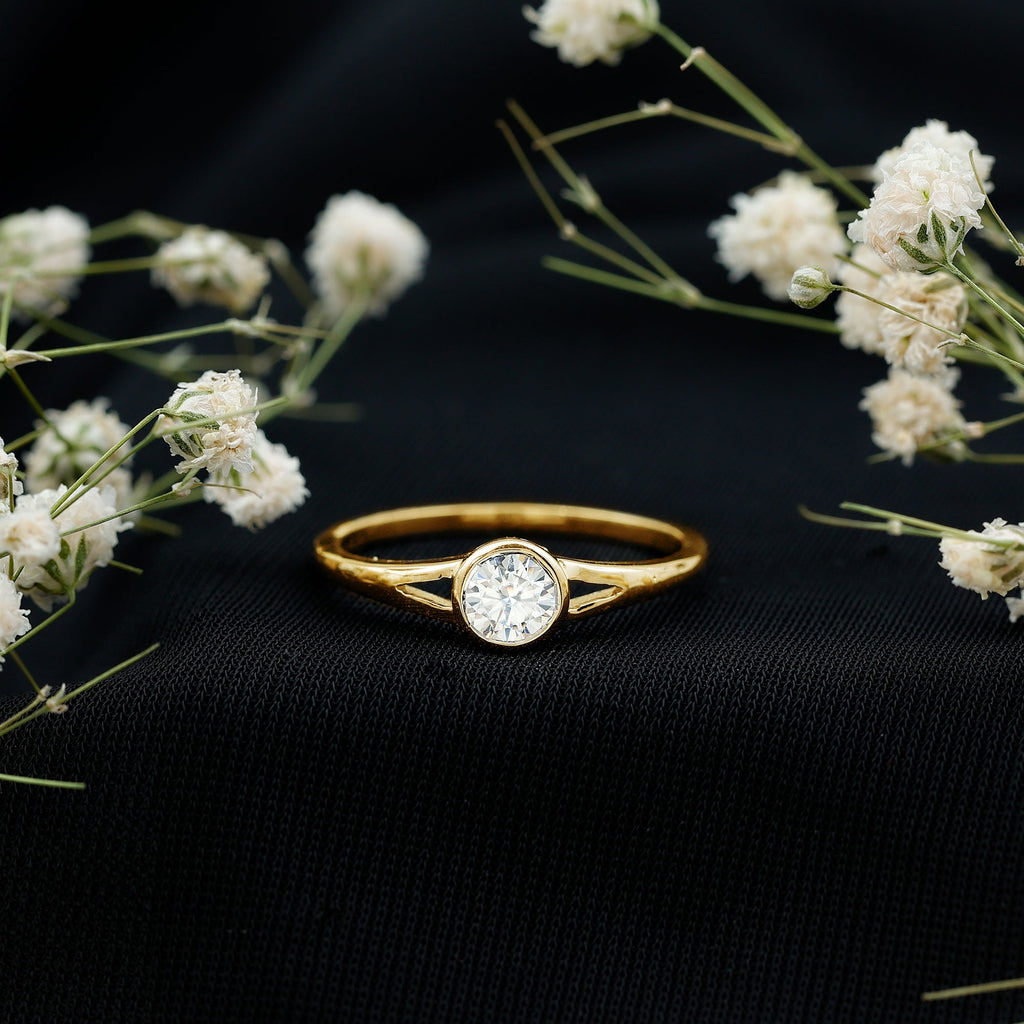 0.5 Carat Moissanite Solitaire Promise Ring in Split Shank