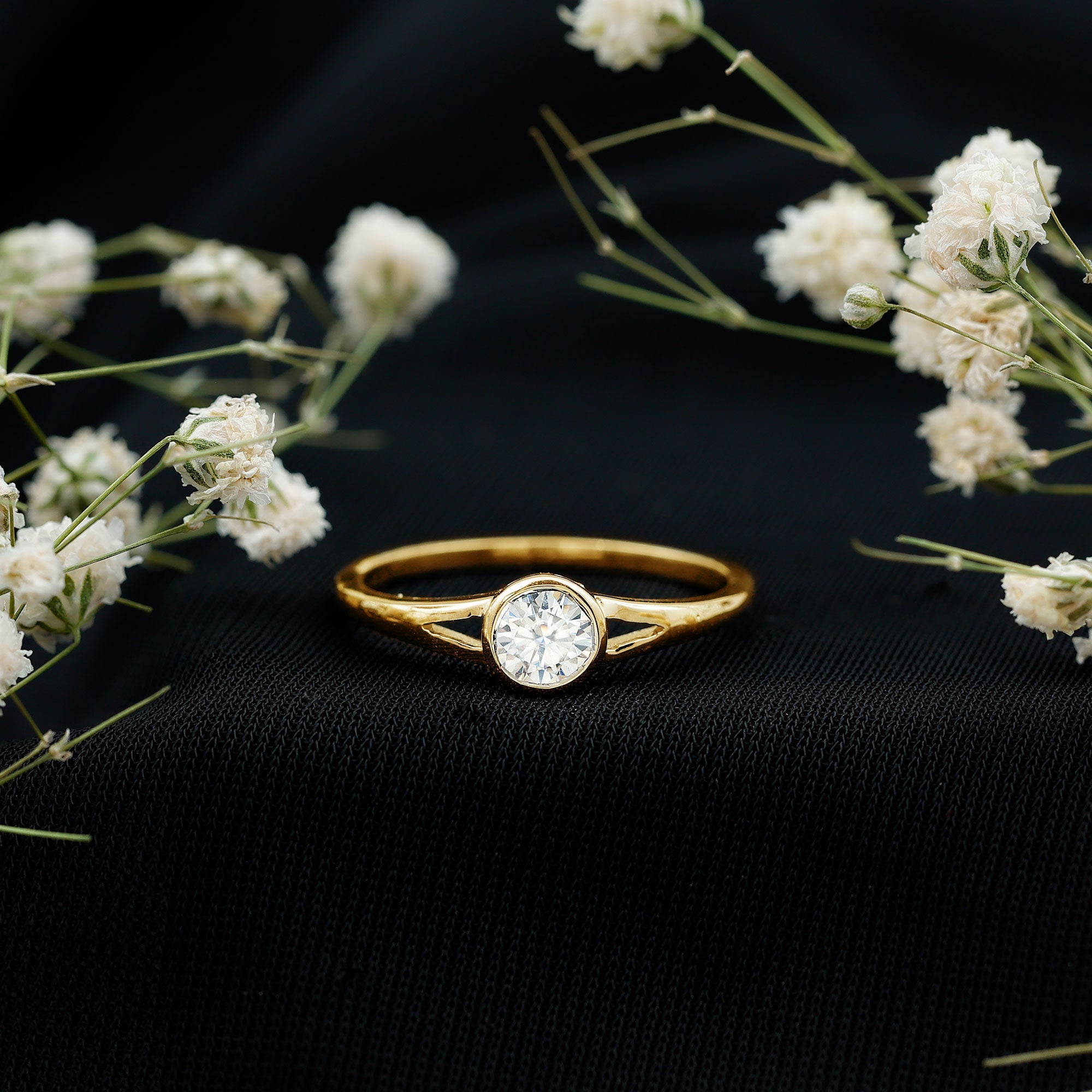 0.5 Carat Moissanite Solitaire Promise Ring in Split Shank