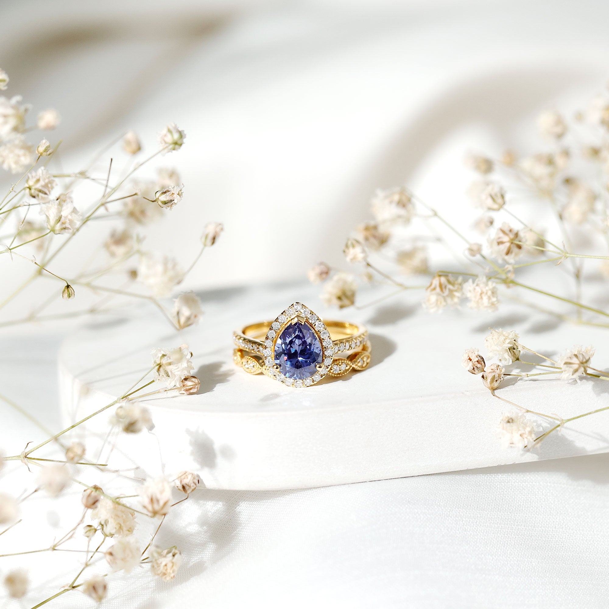 Certified 1.6 Carat Lab Grown Blue Sapphire Pear Shaped Engagement Ring Set with Diamond