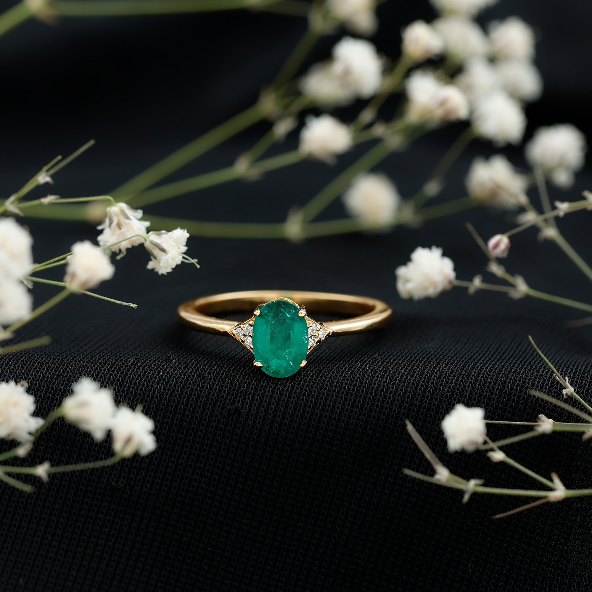 Solitaire Oval Emerald Engagement Ring with Diamonds