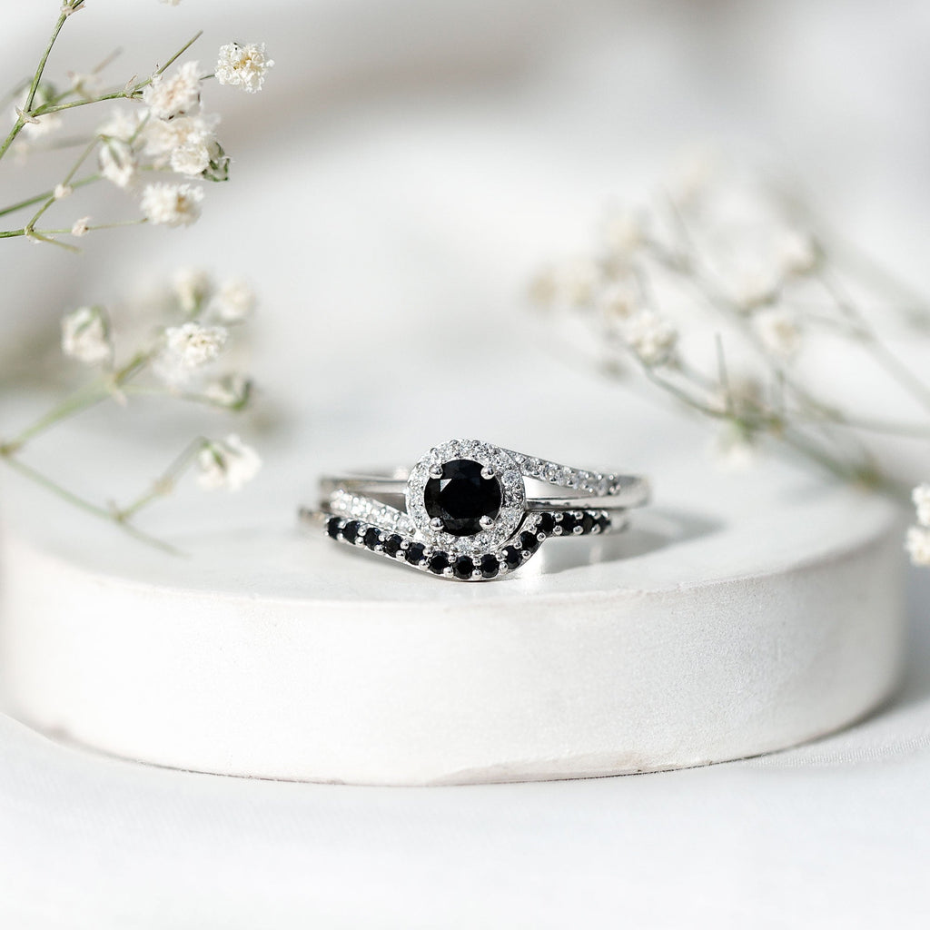 Certified Lab Grown Black and White Diamond Engagement Ring Set for Women