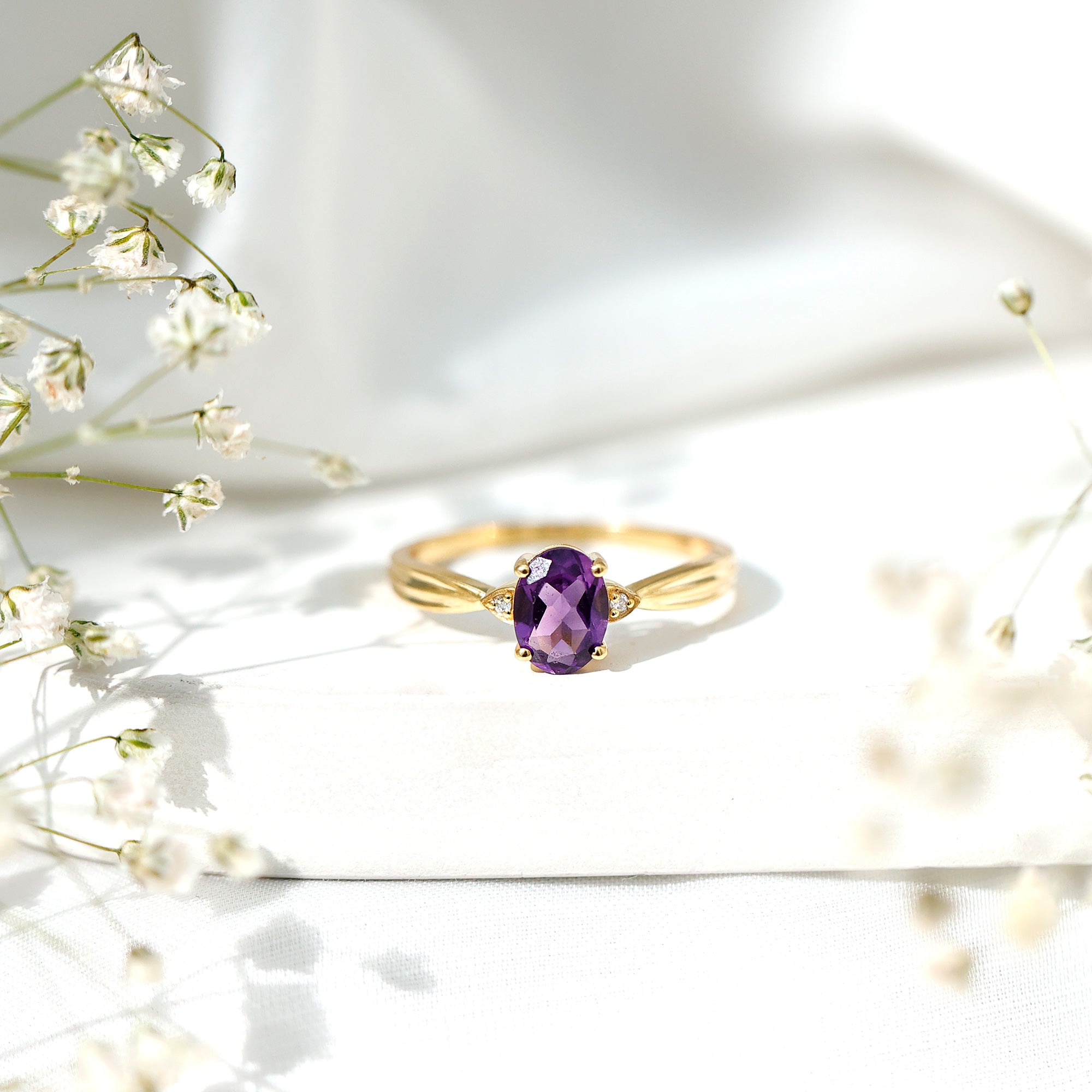 1 Carat Amethyst Oval Engagement Ring with Diamond