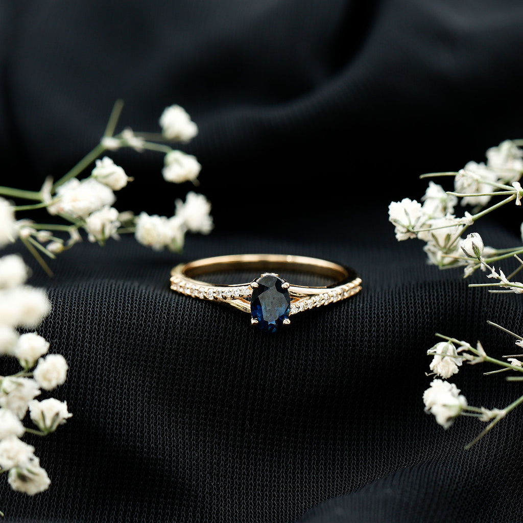 Natural 0.6 Carat Blue Sapphire Minimal Engagement Ring with Diamond Split Shank