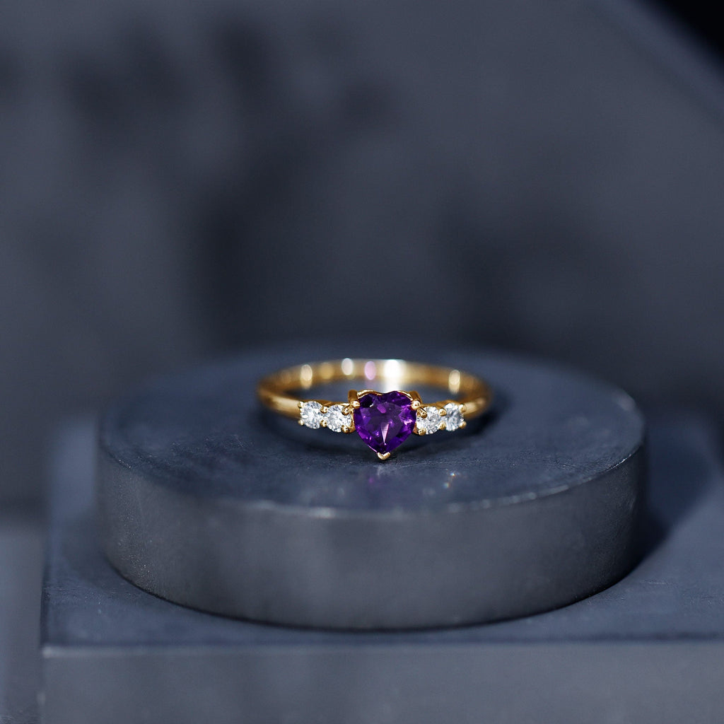 0.9 Carat Amethyst Heart Promise Ring with Diamonds