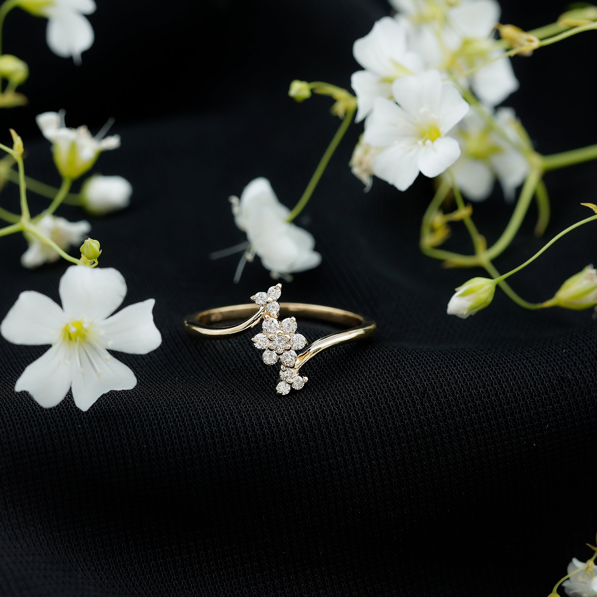 Round Cut Diamond Floral Promise Ring
