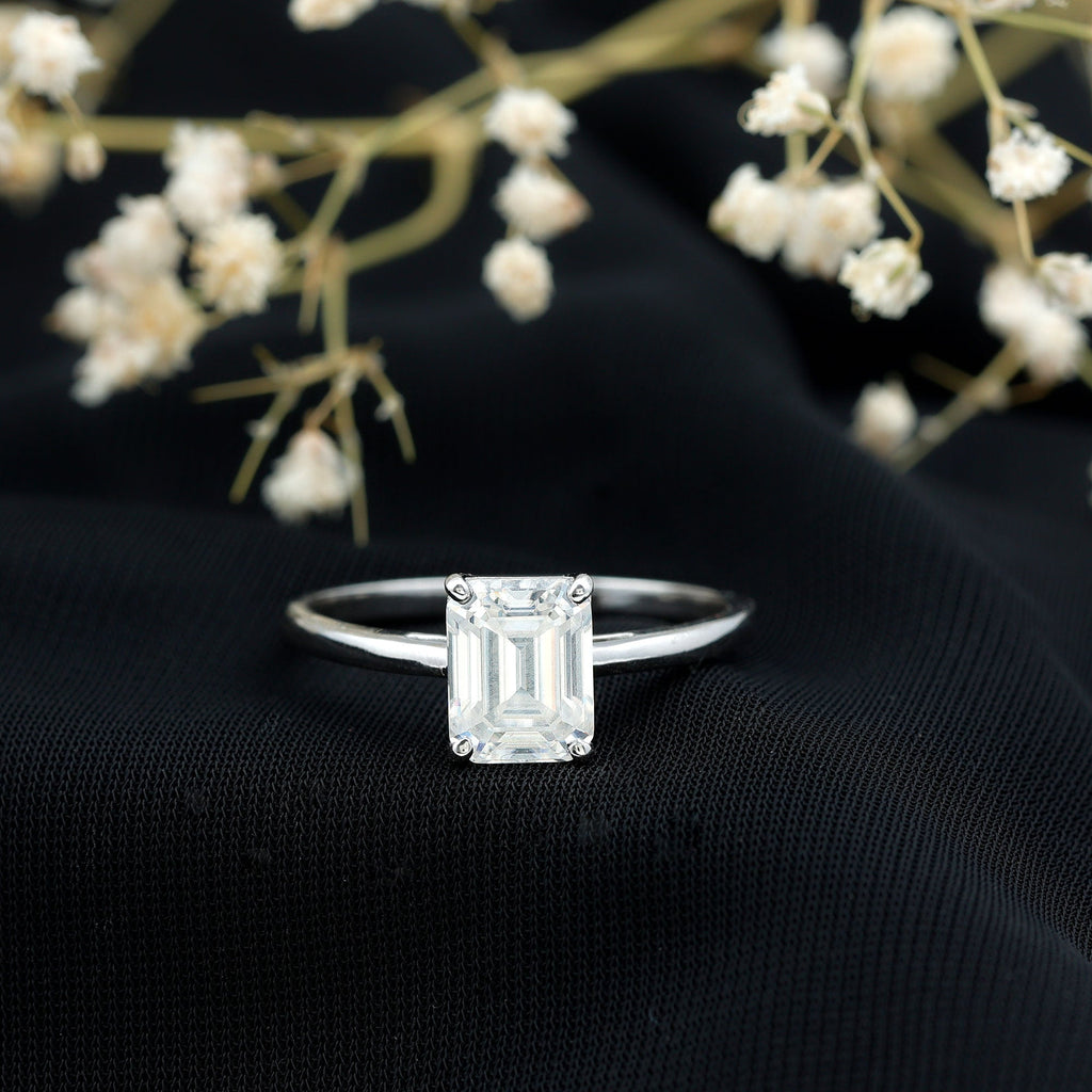 Solitaire 2.8 Carat Emerald Cut Moissanite Engagement Ring For Women