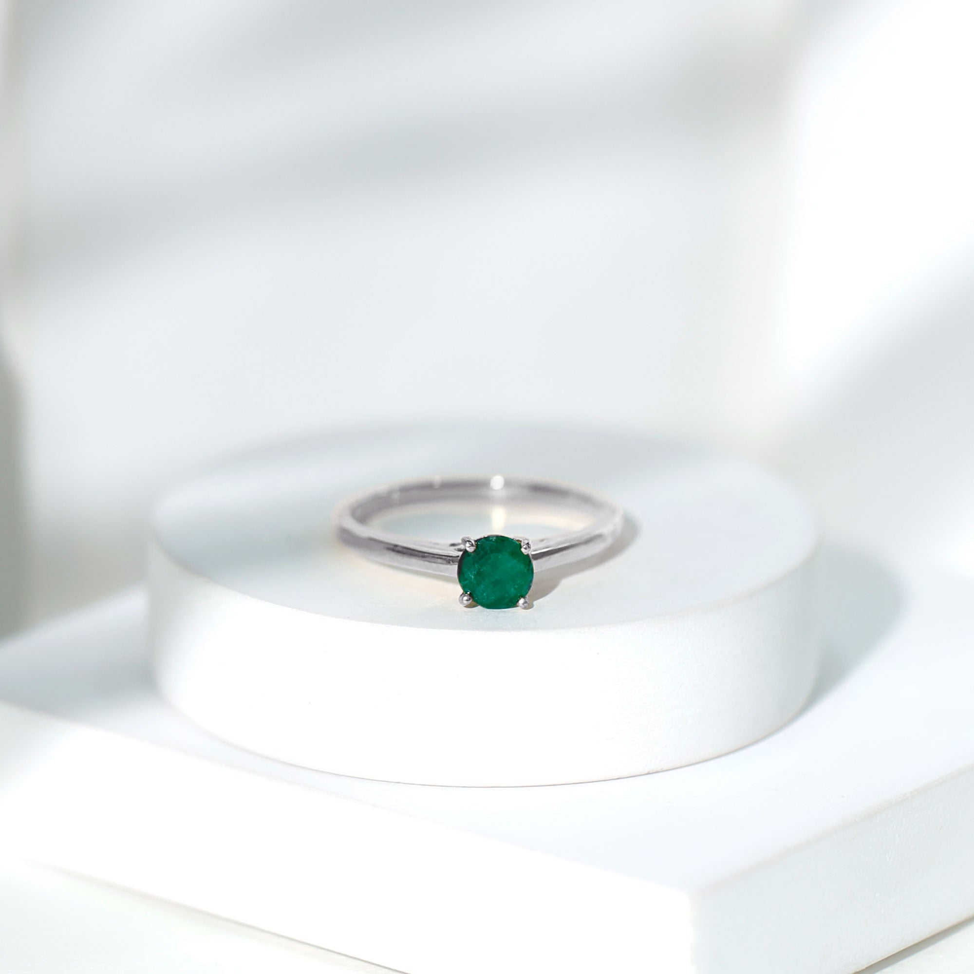 Round Shaped 0.4 Carat Emerald Solitaire Promise Ring for Her