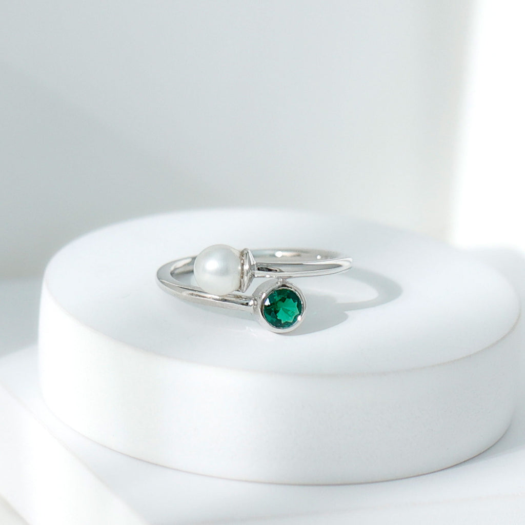 Natural Freshwater Pearl Toi Et Moi Promise Ring with Lab Emerald