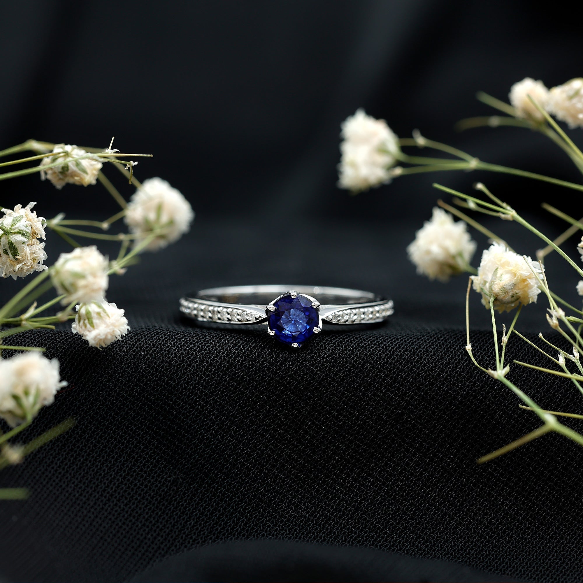 Natural 0.9 Carat Blue Sapphire Engagement Ring with Diamond