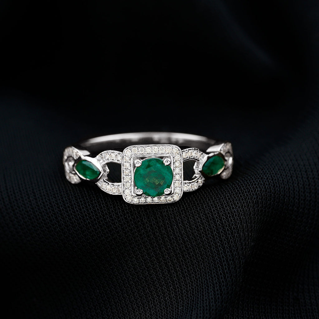 Vintage Style Emerald and Diamond Engagement Ring for Women