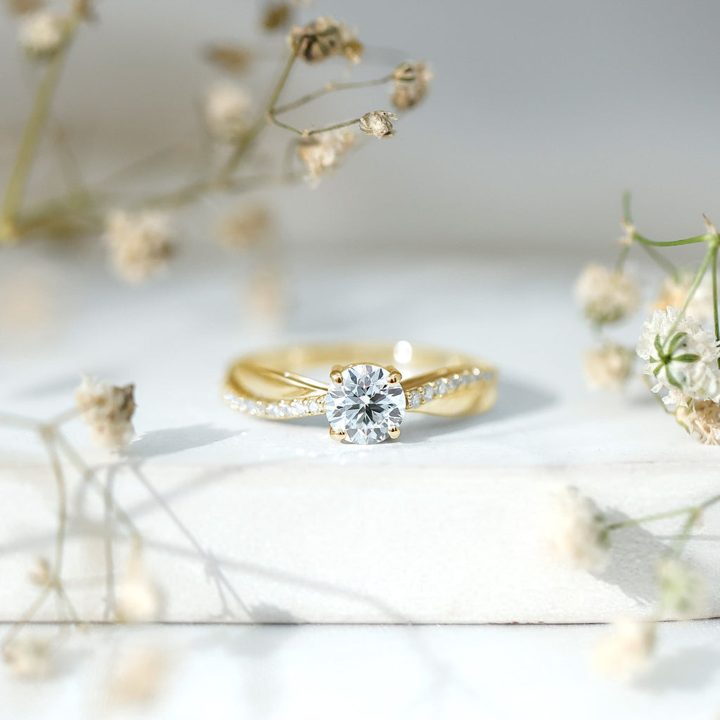 Classic Round Cut Moissanite Solitaire Engagement Ring for Women