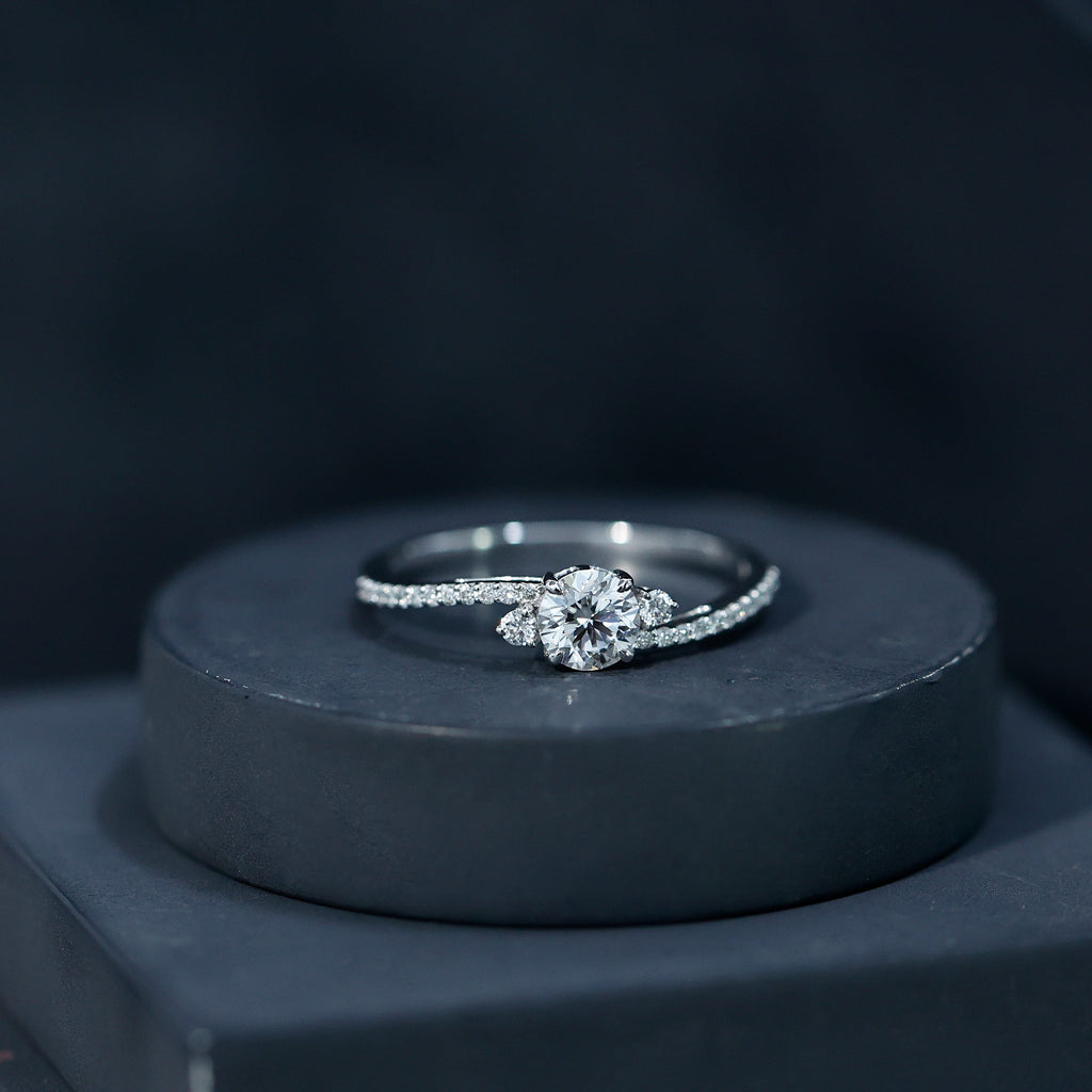 Round Shape Moissanite Bypass Engagement Ring with Side Stones