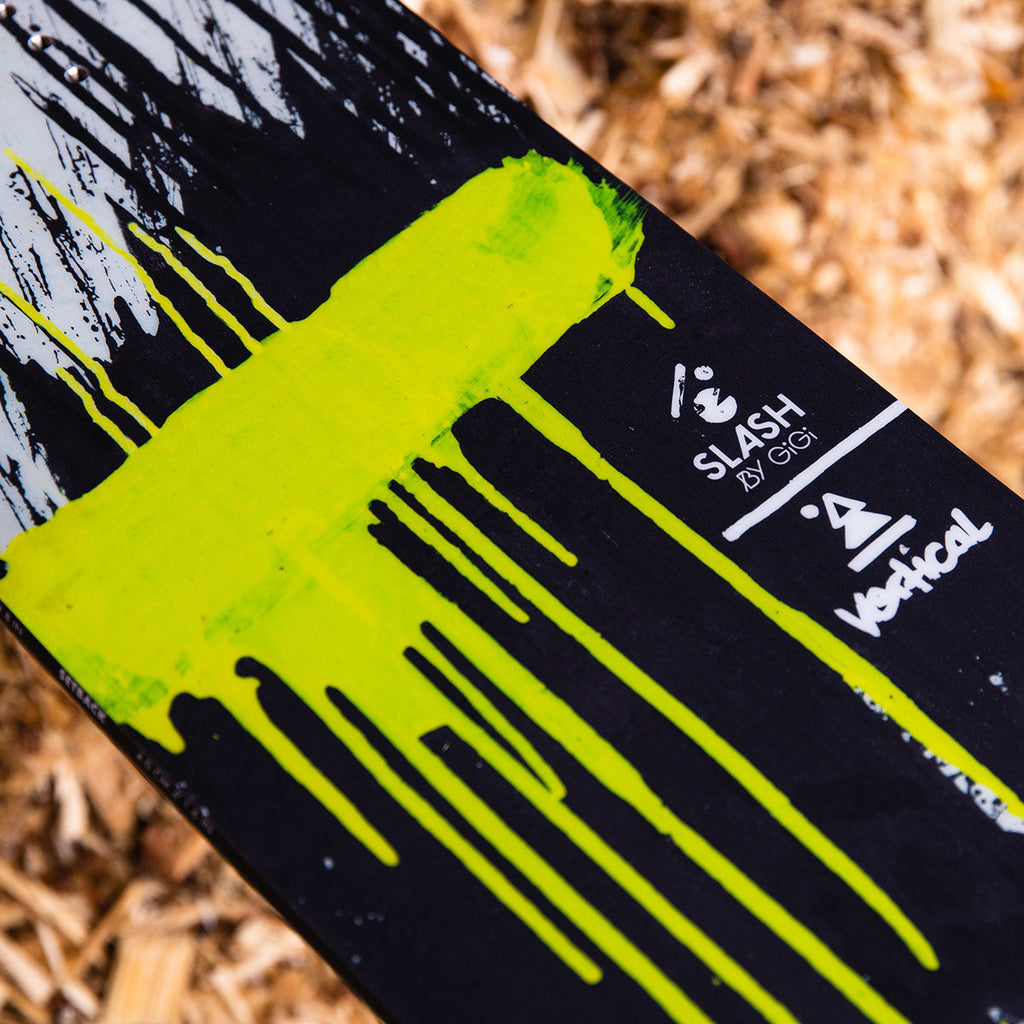 Slash by GiGi -  Vertical Snowboard - ApARTment