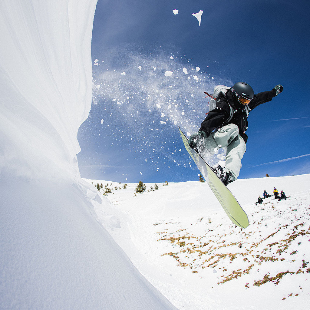Slash by GiGi -  Vertical Snowboard - ApARTment
