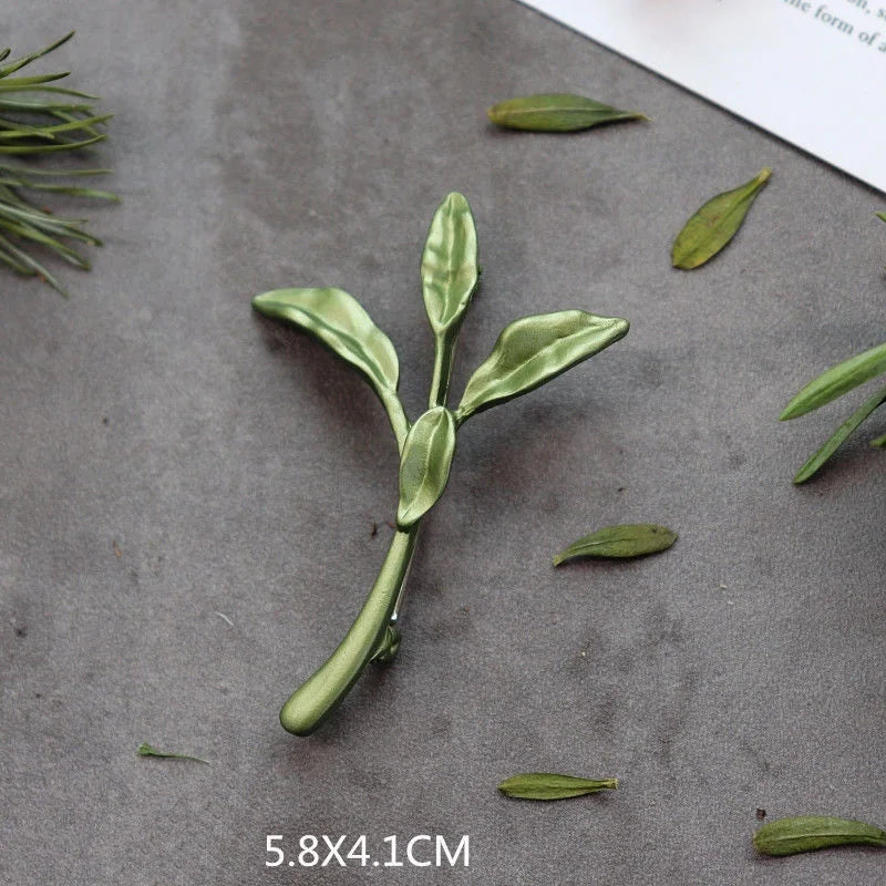 Creative Handmade Exquisite Green Plant Brooch Corsage Woman Retro Pearl Brooches Coat Accessories Jewelry