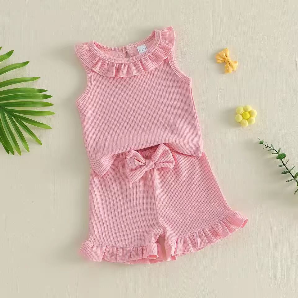 Sleeveless Ruffled-neck Top And Solid-color Bow-trimmed Shorts Set
