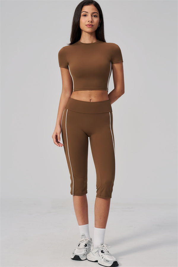 The Breathe T-shirt Capri Leggings 2-Piece Set