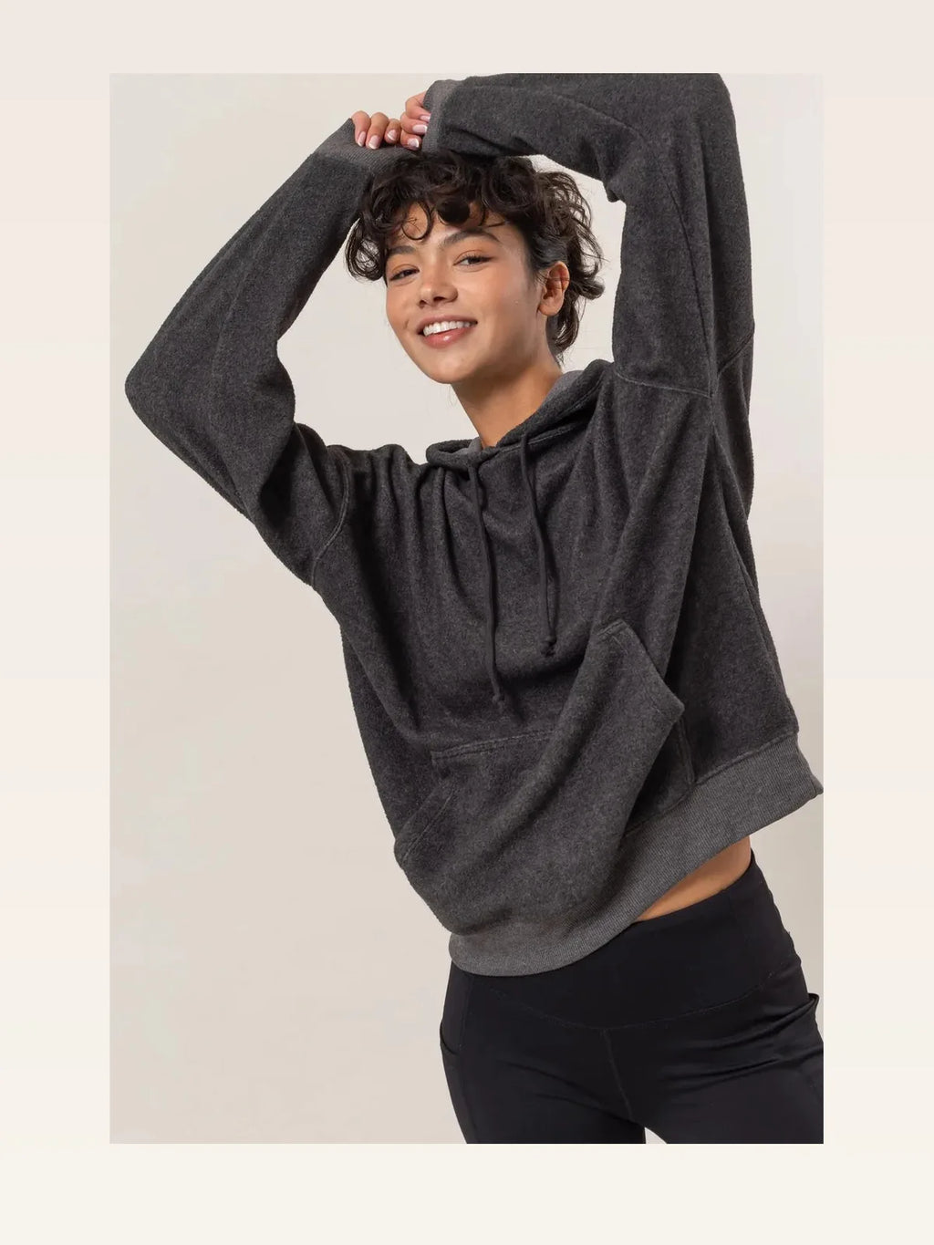 Cozy Long-Sleeve Hoodie with Practical Kangaroo Pocket