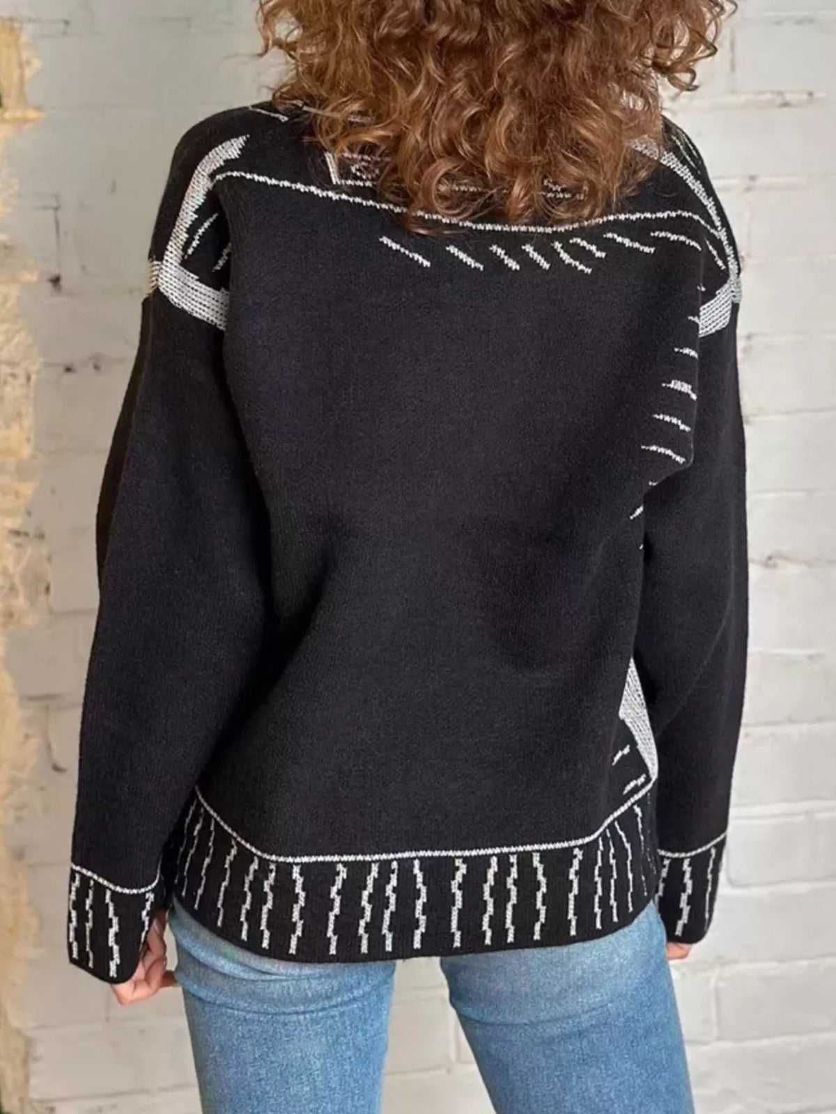 Contrast Graphic V-Neck Button-Down Cardigan