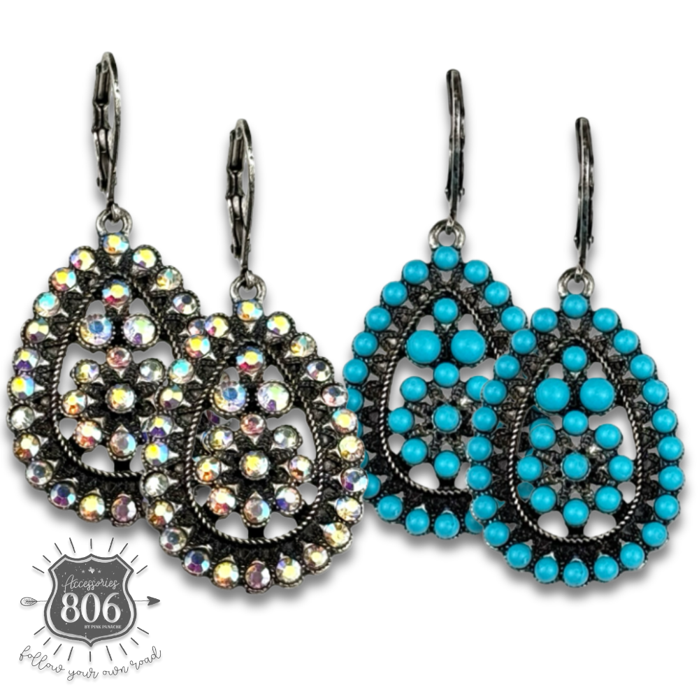 Stone studded teardrop earring
