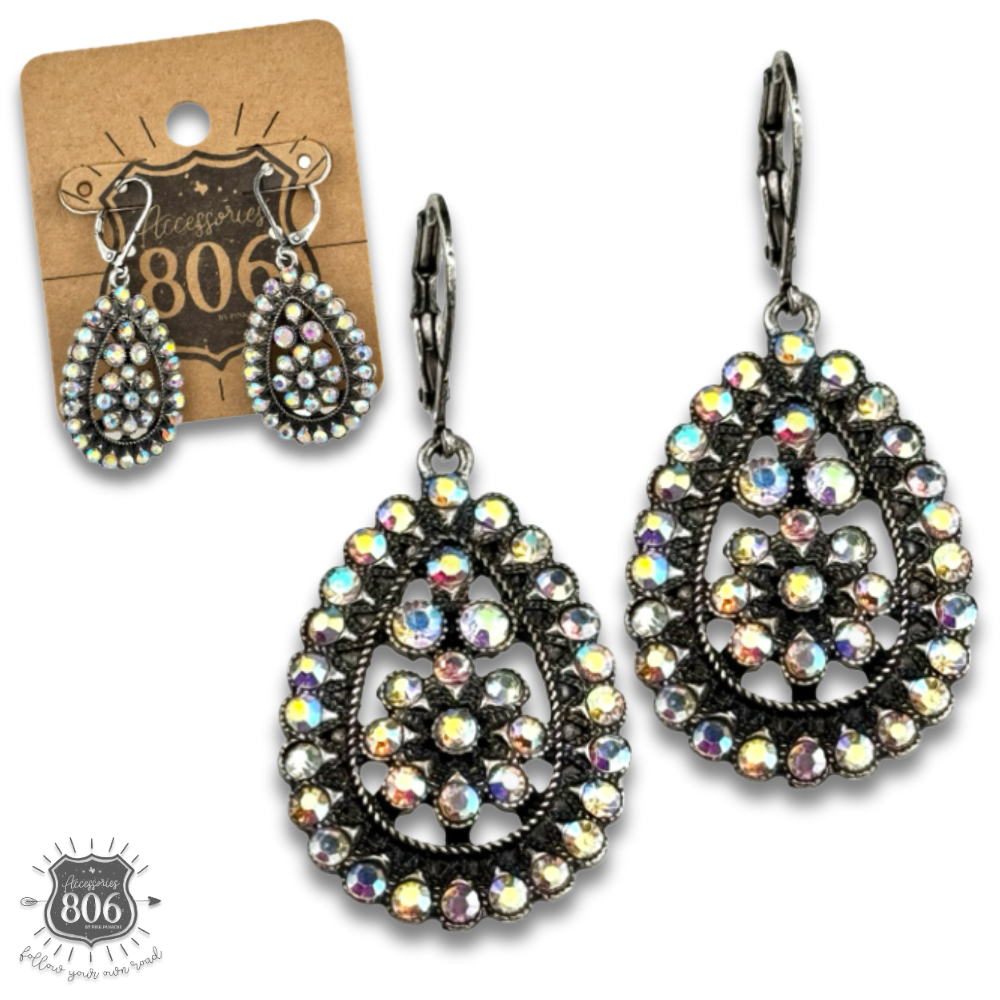 Stone studded teardrop earring