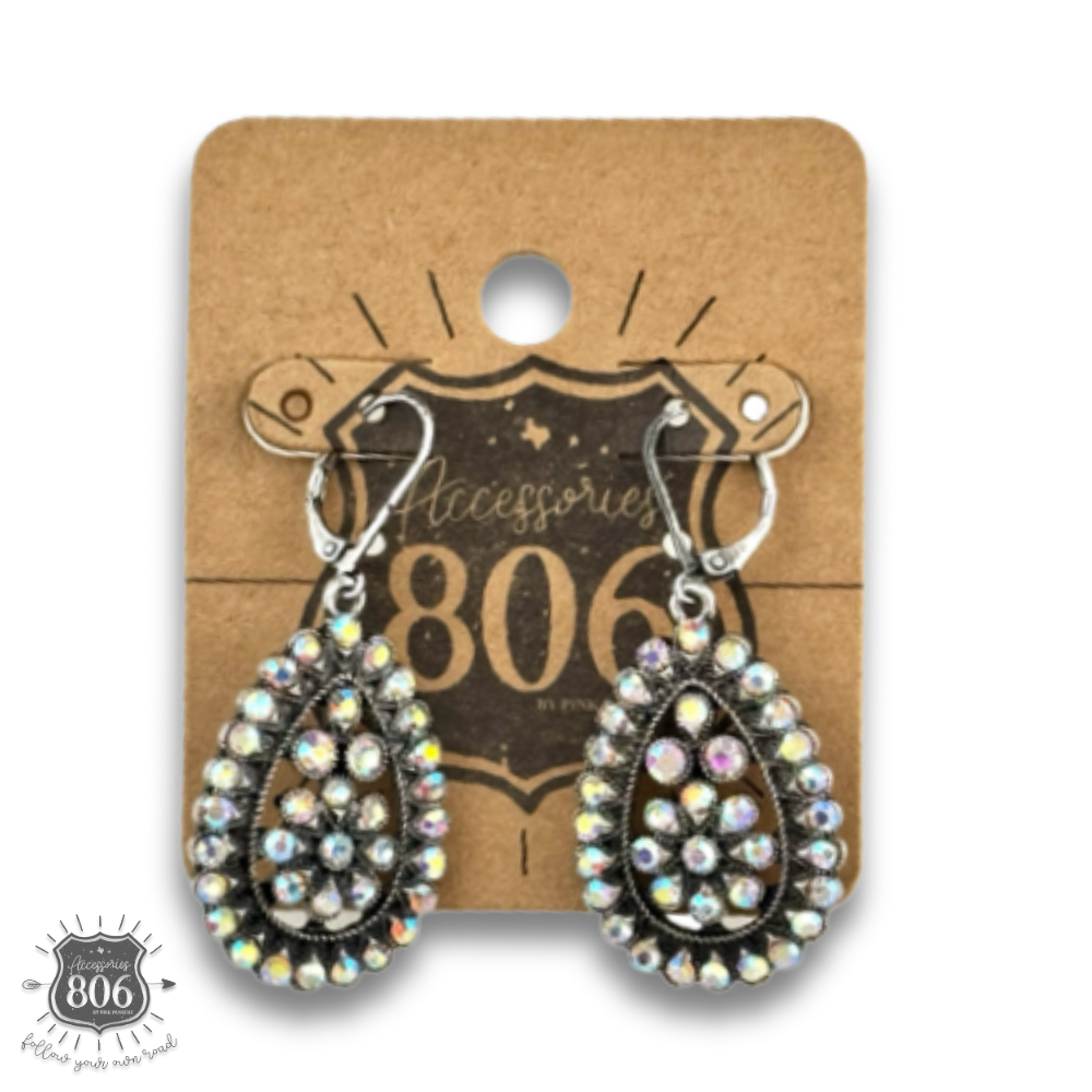 Stone studded teardrop earring