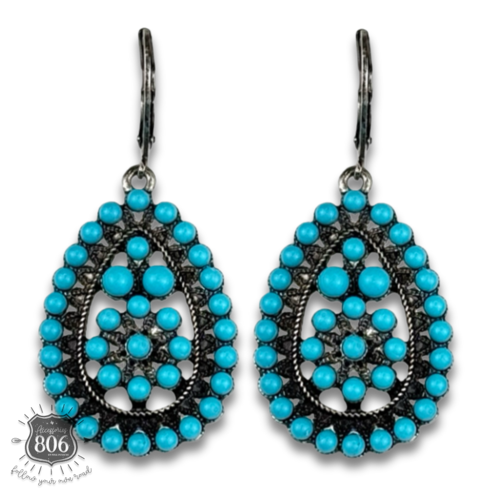 Stone studded teardrop earring
