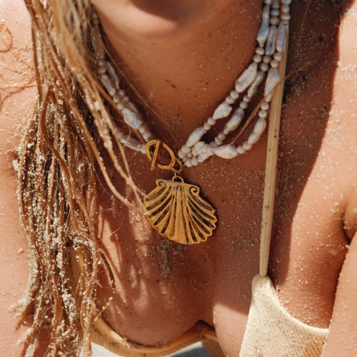 AQUA PEARL SHELL NECKLACE