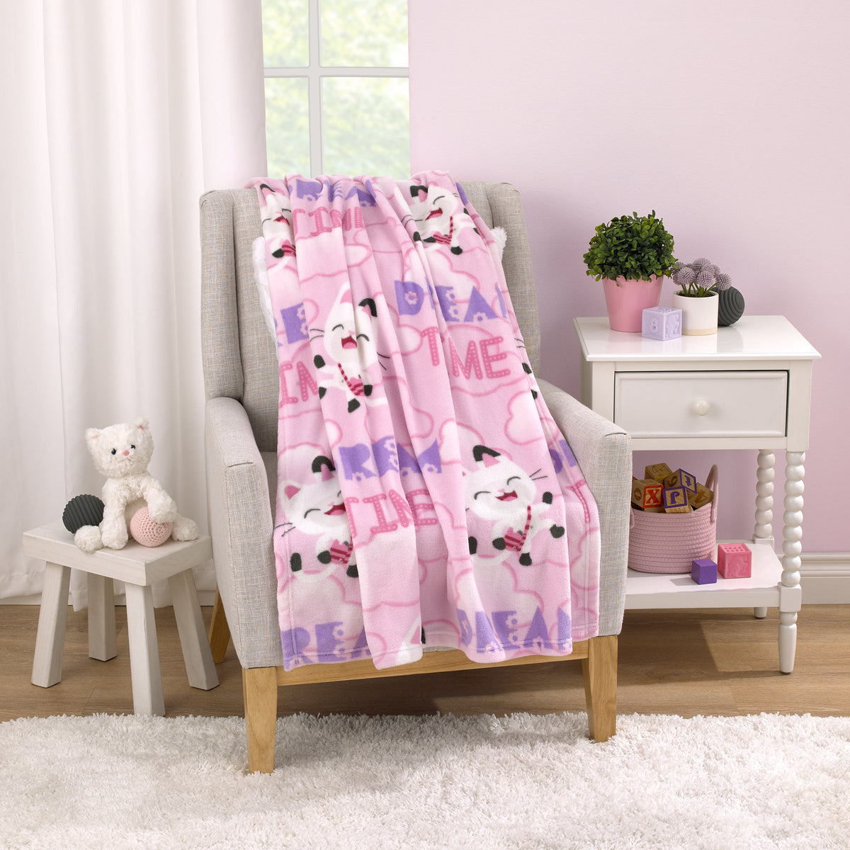 DreamWorks Gabby's Dollhouse Dream It Up Pink and Purple Pandy Paws Super Soft Toddler Blanket