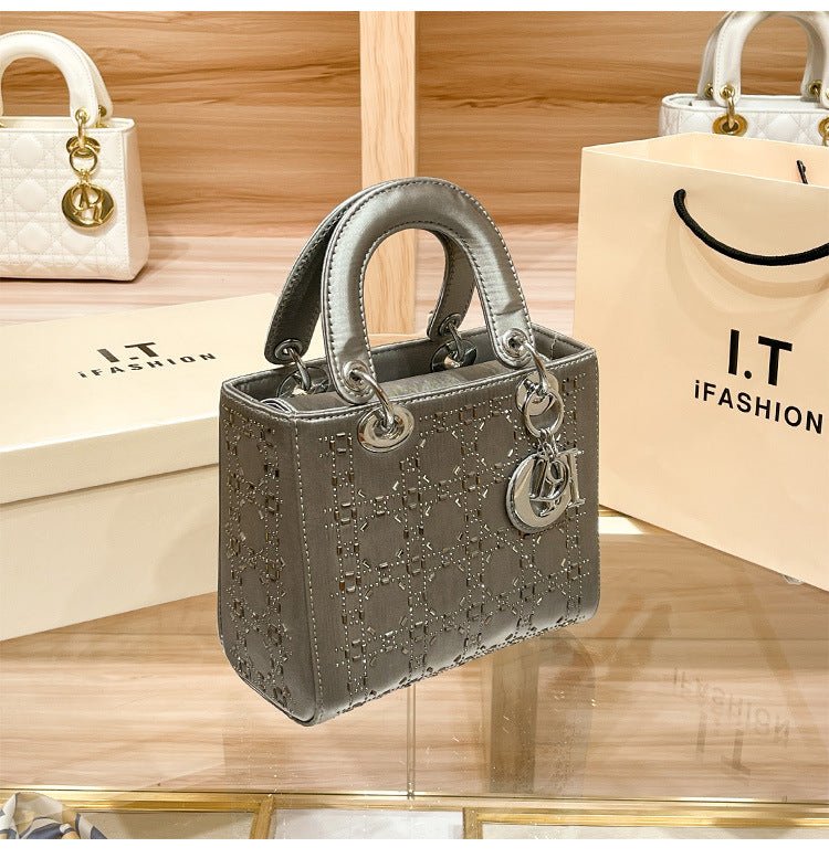 Hot diamond heavy industry high-end satin Princess Diana bag（MAC220）