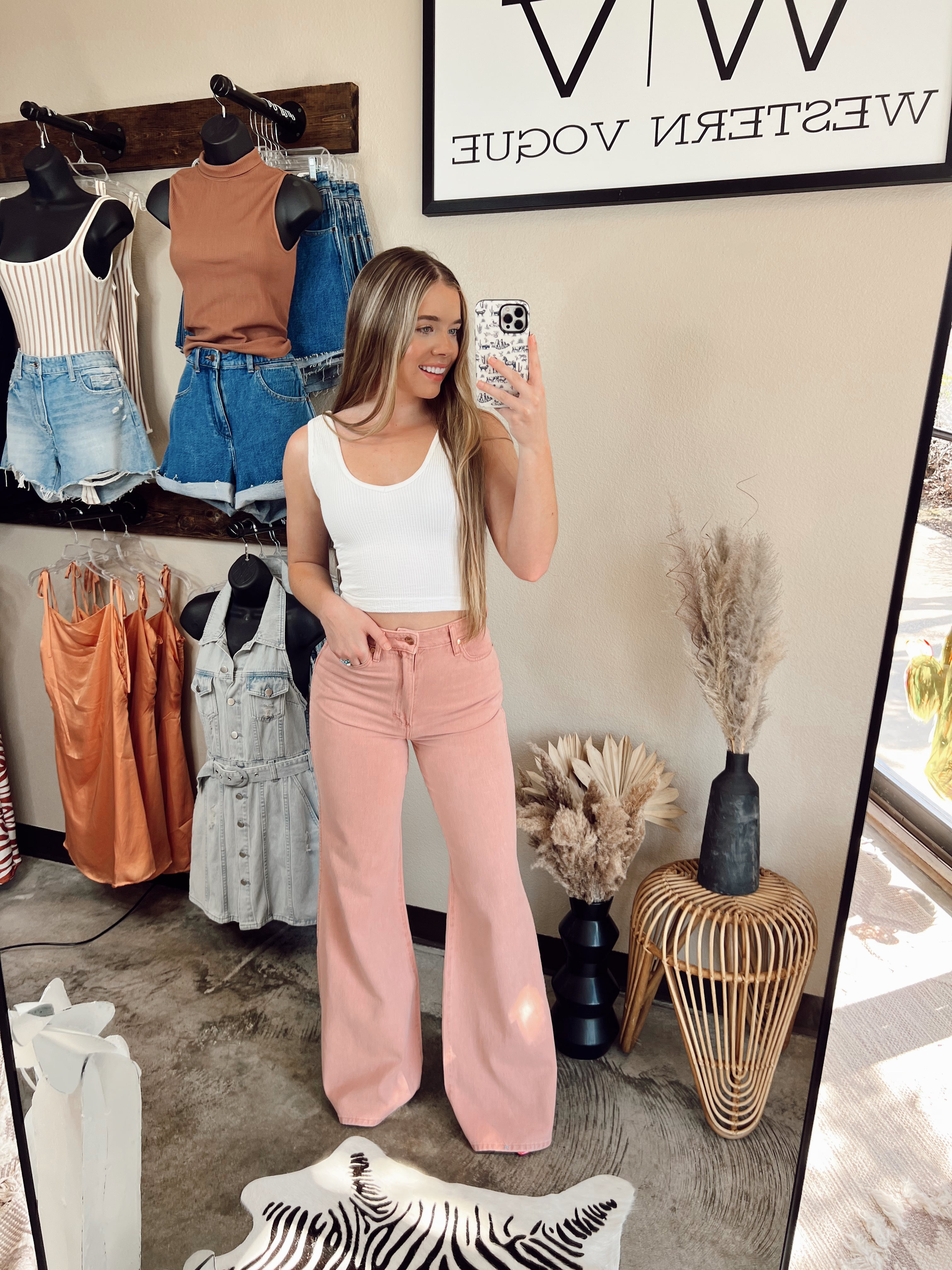 The Wrangler Wanderer 622 Rose Flares