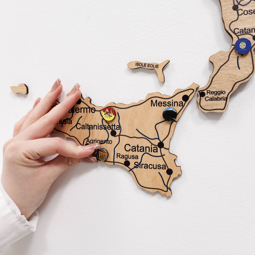 Wooden Map of Italy – Gold