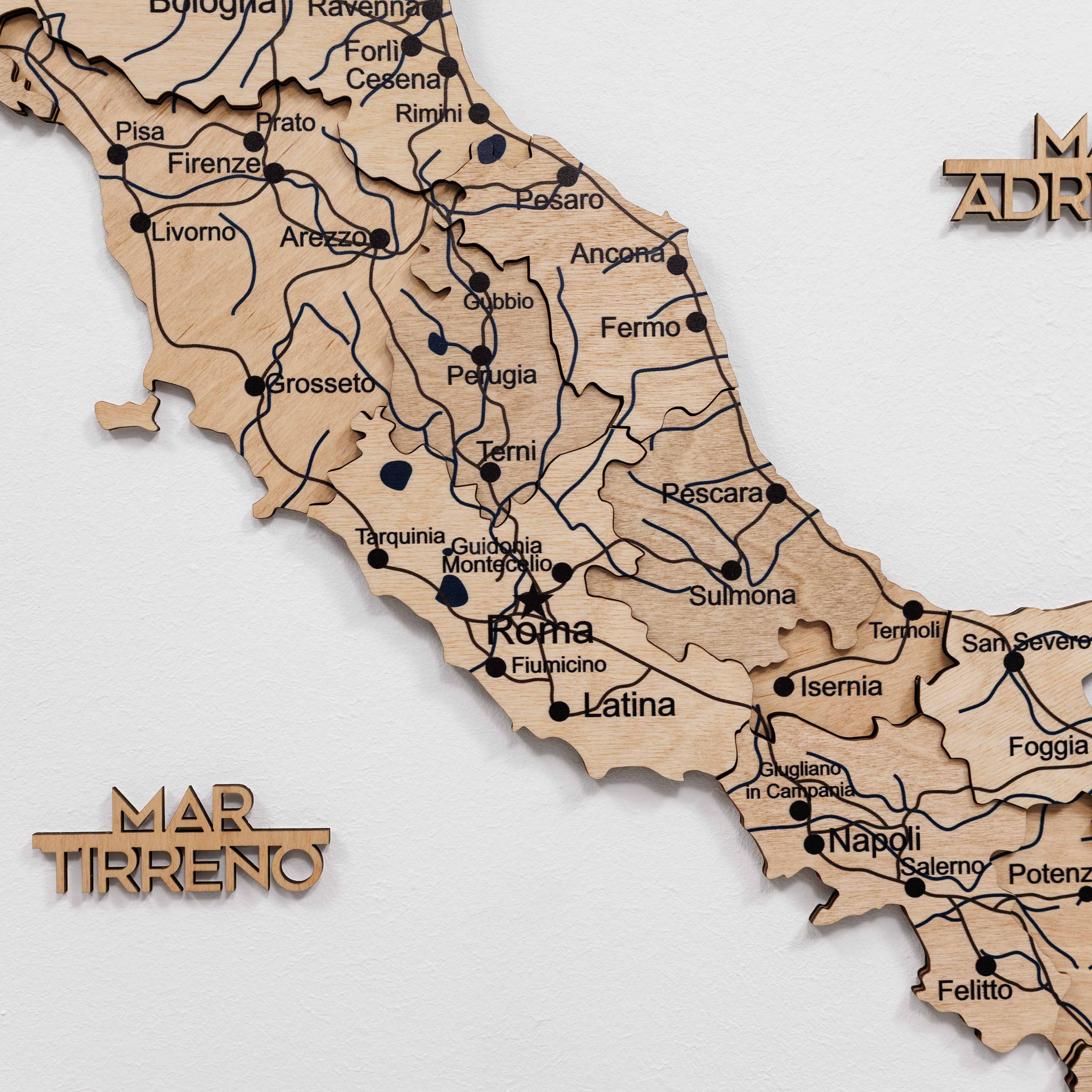 Wooden Map of Italy – Gold