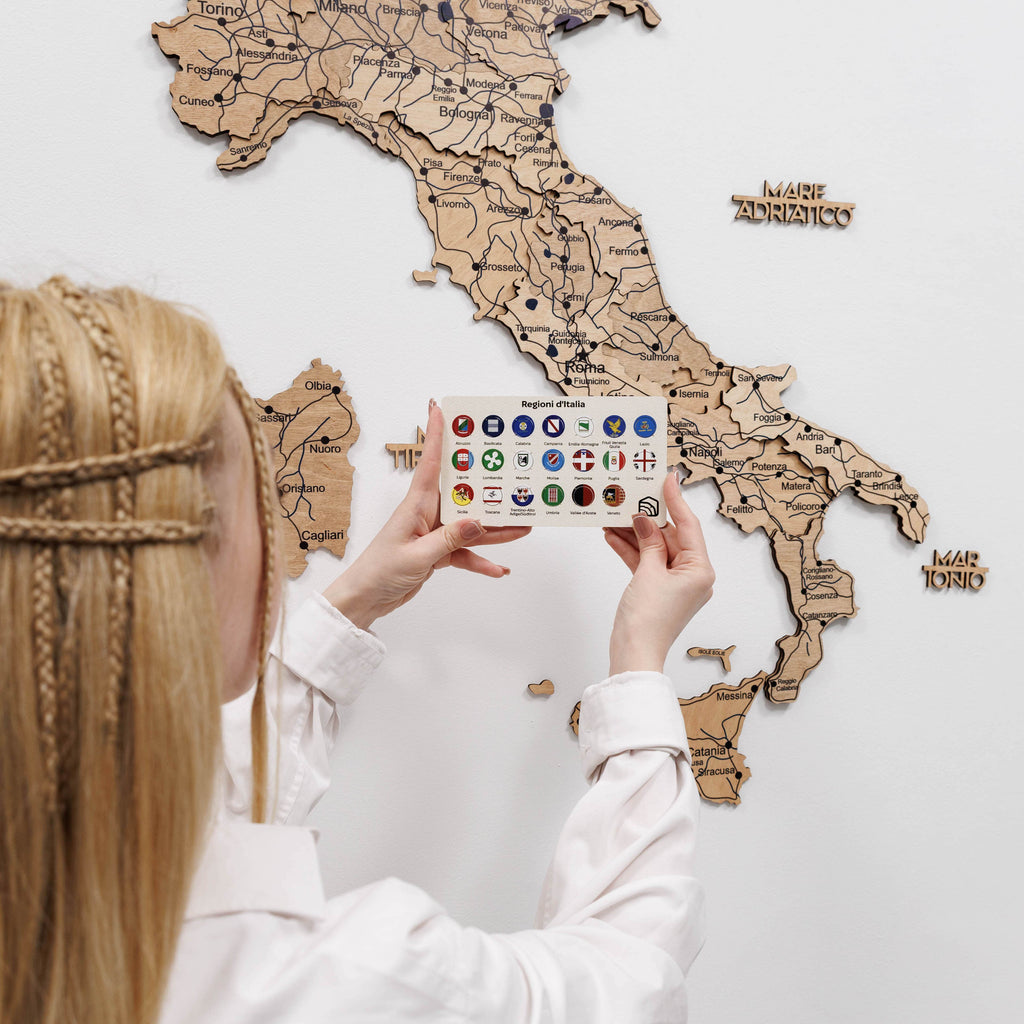 Wooden Map of Italy – Gold