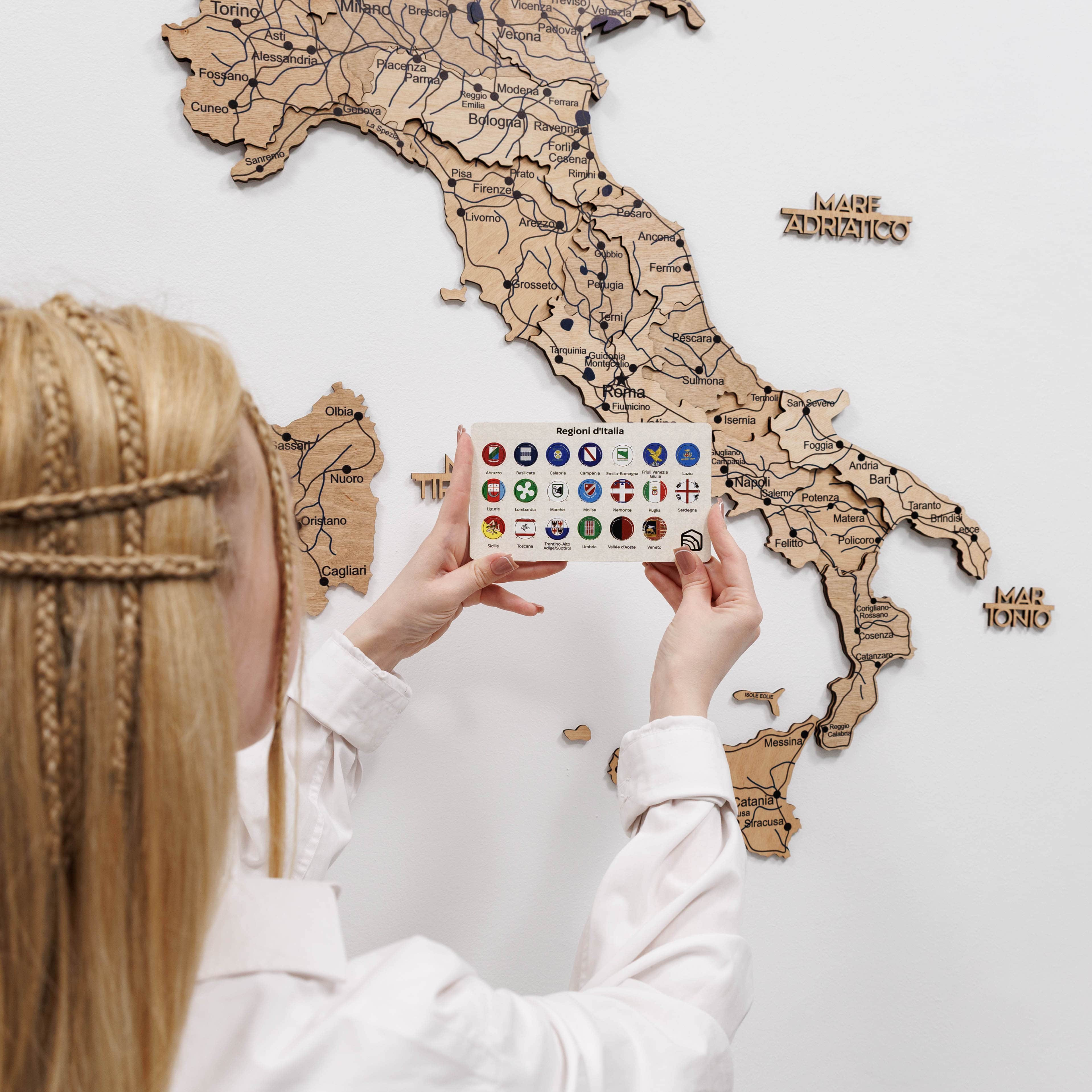 Wooden Map of Italy – Gold