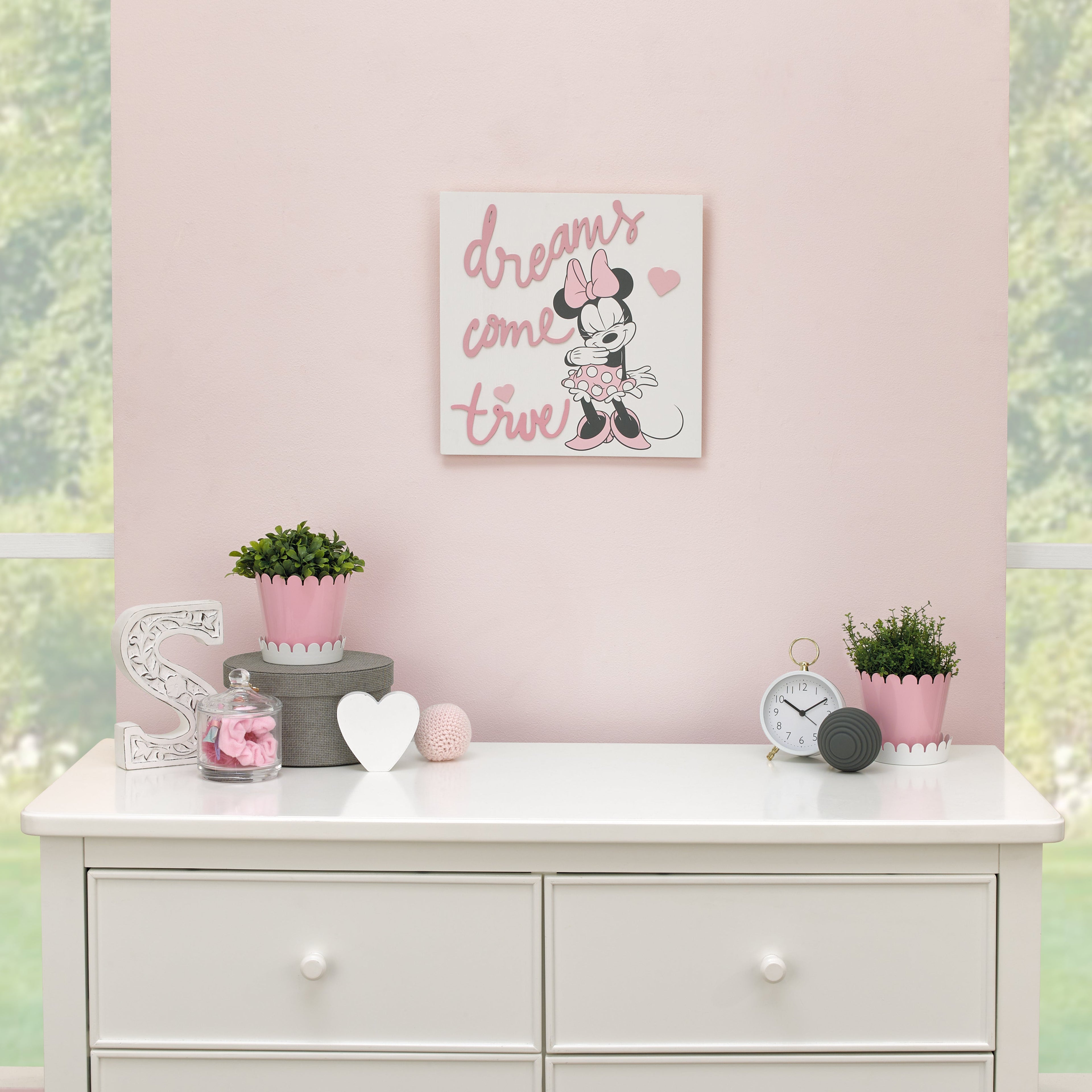 Minnie Mouse Dreams Come True Pink and White Hearts Wood Wall DÃ©cor