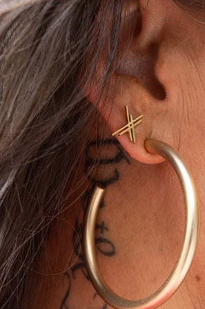 XX 18k GOLD STUD EARRINGS